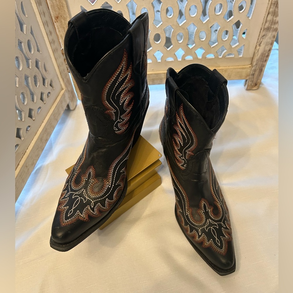Ariat Black Embroidered Heeled Boots - image 2